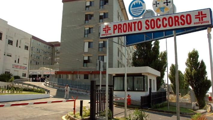 Catanzaro, bimbo di 3 anni cade dal quinto piano, è grave