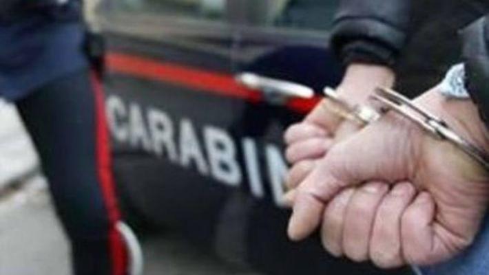 Fa rapina e poi va al processo per un altro colpo, arrestato