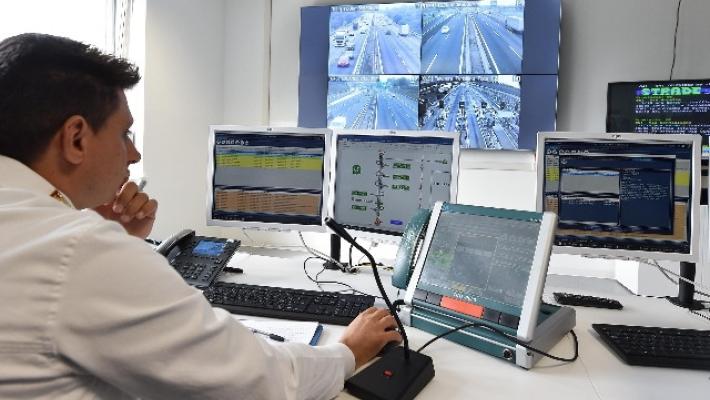Scorda il portafogli in autogrill: fa  6 km contromano in autostrada