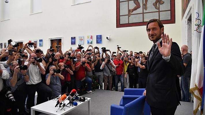 Totti, addio alla Roma. "Speravo che questo giorno non sarebbe mai arrivato"