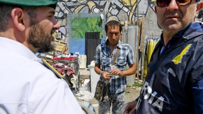 Clochard accusato di evasione da 50 milioni
