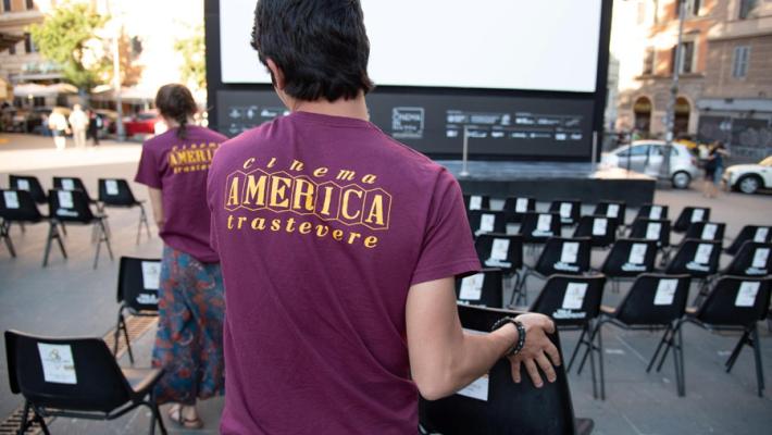 Aggrediti per una maglietta: facciamone una bandiera