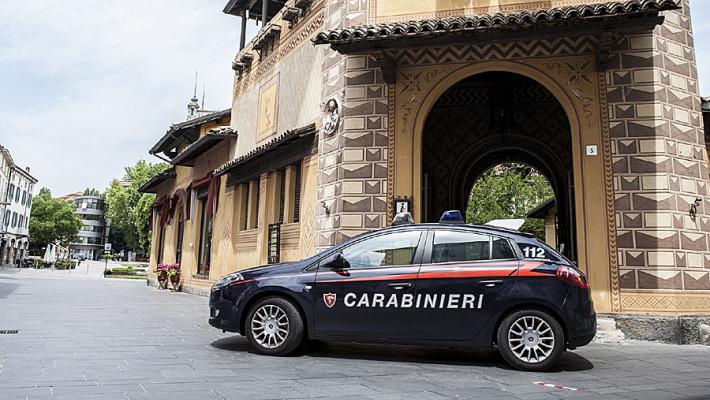 Perseguita e minaccia di morte una donna: arrestato