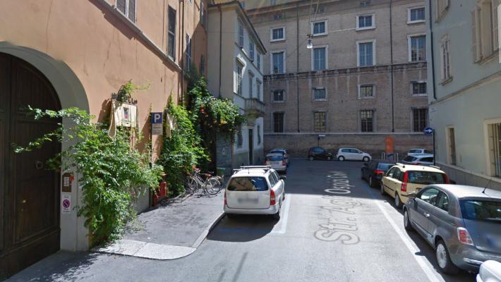  Torna a perseguitare la ex moglie: 40enne arrestato per la terza volta