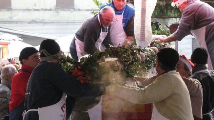 Roccabianca:  maxi cicciolata, chiusura al top