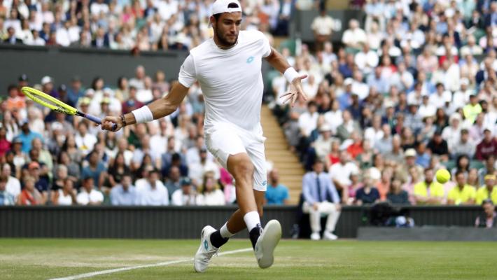 Wimbledon, Federer 'sculaccia' Berrettini