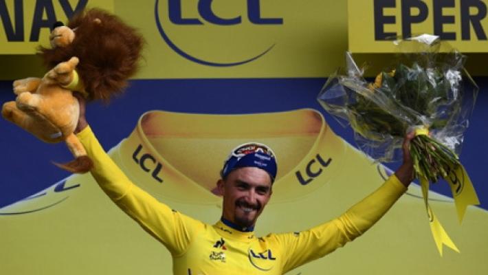 Tour, impresa Alaphilippe: tappa e maglia