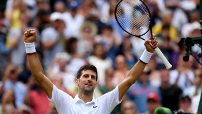 Wimbledon, Djokovic passeggia e va in semifinale