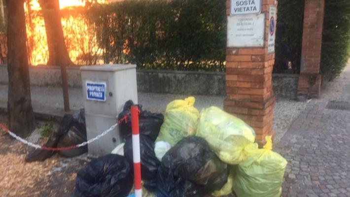 Ancora spazzatura in via Morestori