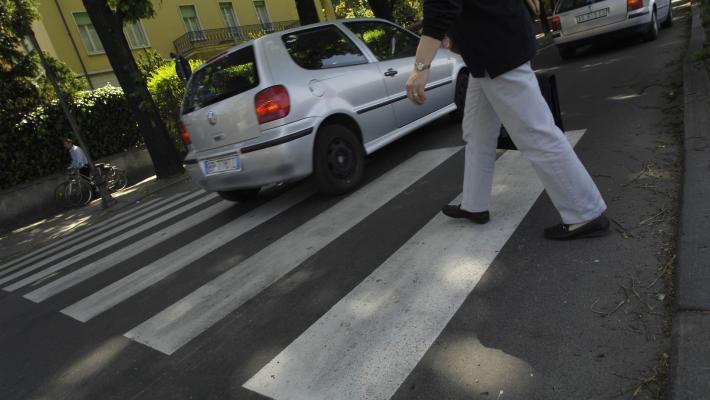 Passaggi pedonali e nuova segnaletica: ecco le 5 scuole che avranno accessi più sicuri