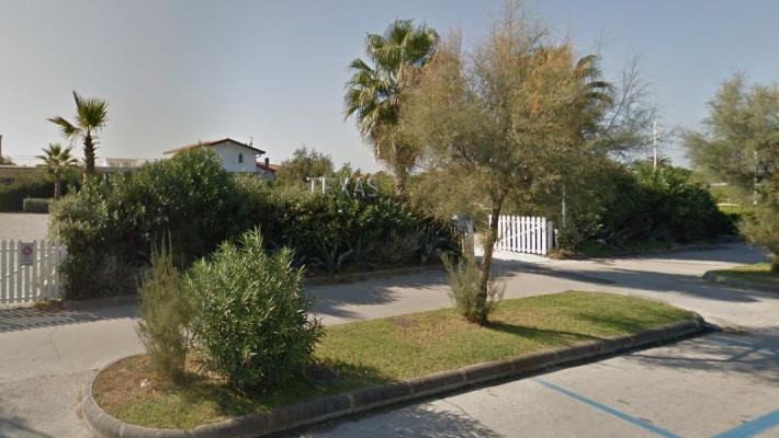 "Incidente" in piscina, 12enne di Parma gravissima: 6 indagati