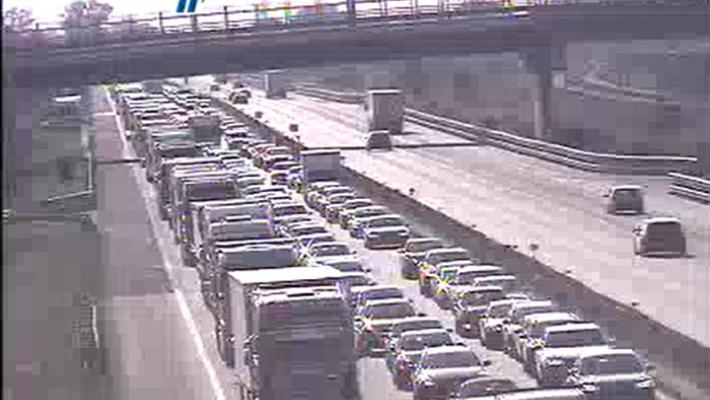 A1, caos tra Fidenza e Fiorenzuola, due incidenti con un morto: code  