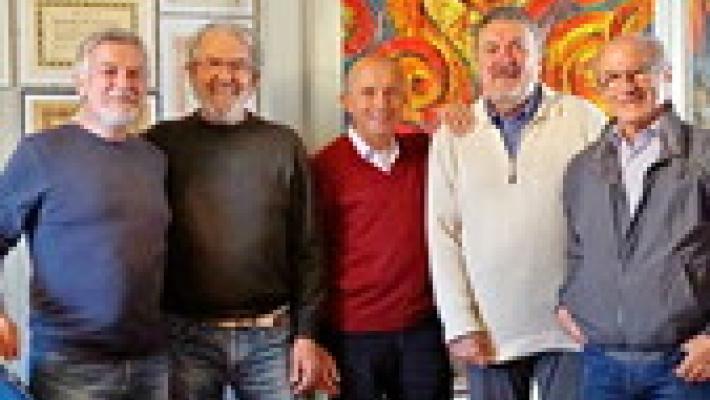 Gli Snakes cantano per beneficenza