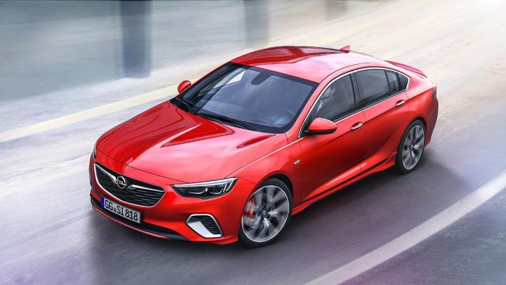 Opel Insignia GSi, berlina per veri intenditori