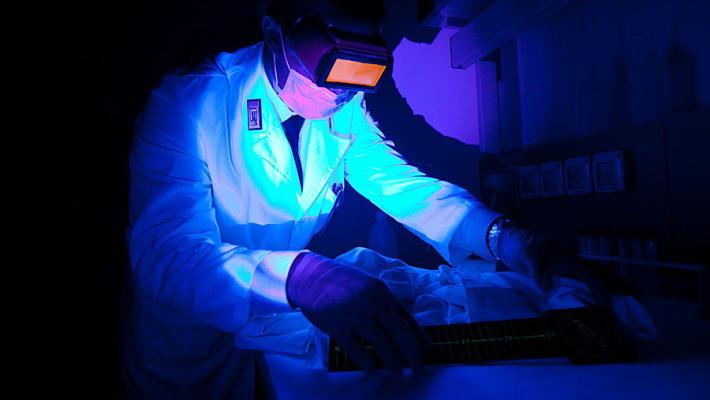 Stupra la commessa di un centro estetico, i Ris lo incastrano con il Dna 