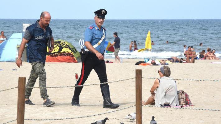 Rimini, divieto di balneazione per escherichia coli