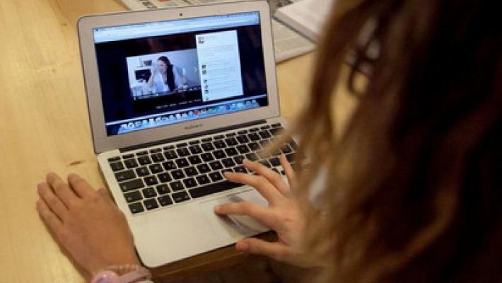 Aveva creato una e-commerce tutta sua:  vendeva ma non pagava la merce che acquistava: 26enne denunciata 