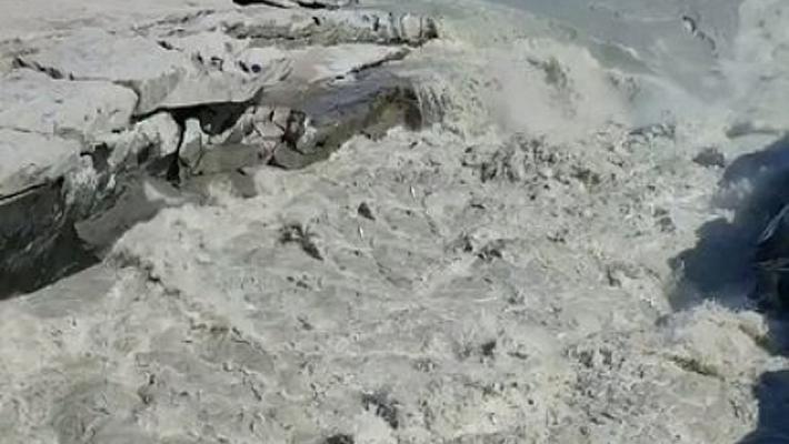 Groenlandia al caldo: 12 miliardi di tonnellate d'acqua in mare in un giorno - Video