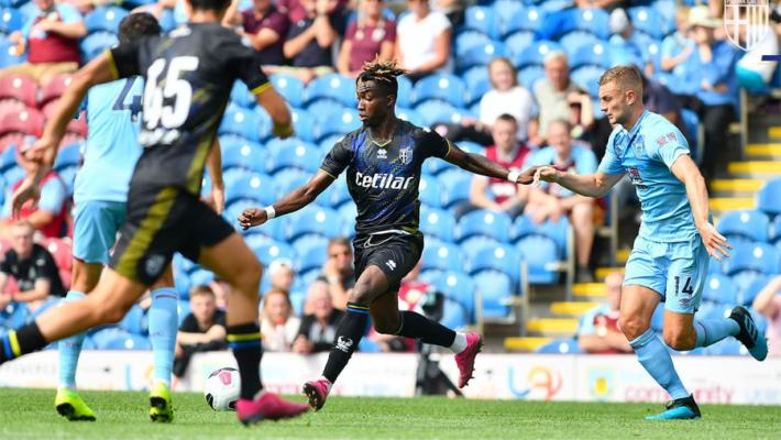 Burnley-Parma risultato finale 2-0. Doppietta di Rodriguez