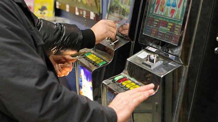 Gli italiani nel 2018 hanno speso 19 miliardi di euro in slot e lotterie