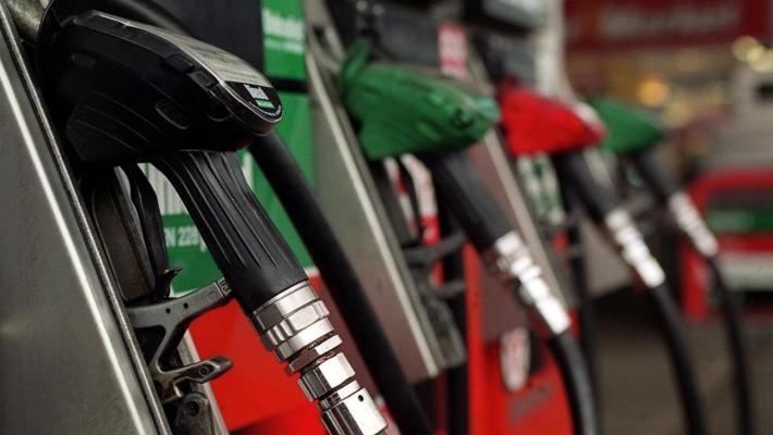 Benzina, si possono risparmiare fino a 670 euro l'anno 