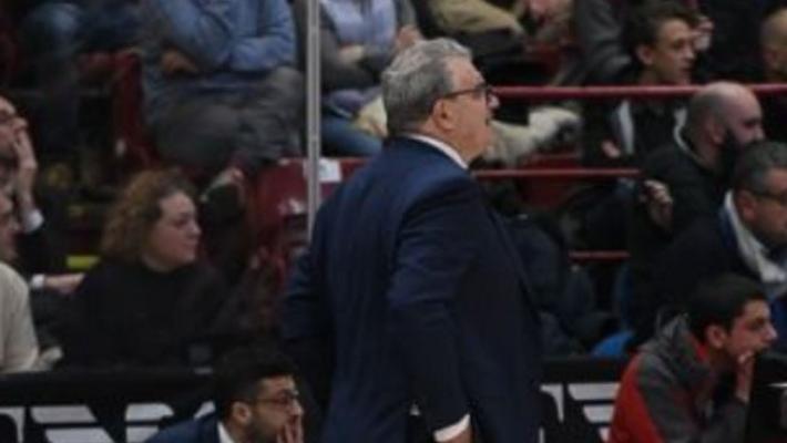 Altro 'taglio' per coach Sacchetti