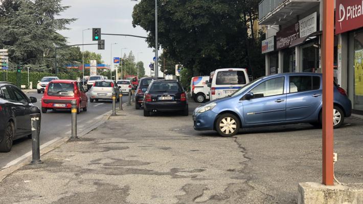 Quella pista ciclabile perennemente inutilizzabile