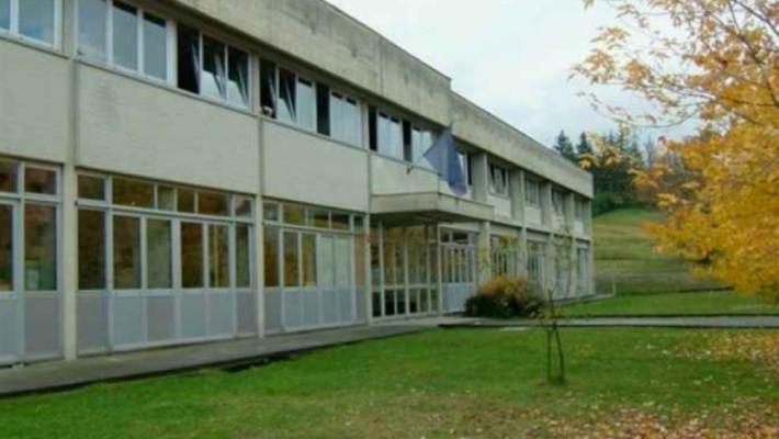 Langhirano, niente telefonini alla scuola media