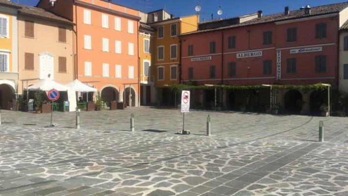 Torrechiara, nuova piazza Leoni: «Troppi problemi irrisolti»