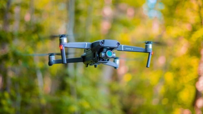 Droni «spioni» di notte? Ma sono solo per gioco