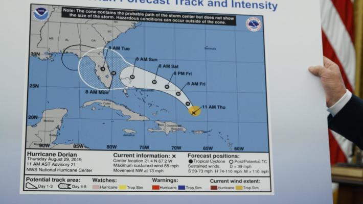 Uragano, Trump va in tv con una mappa modificata per dimostrare di aver ragione