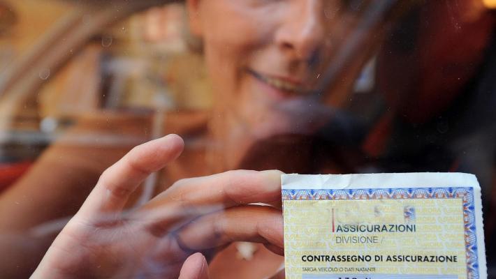 I prezzi della rc auto scendono ai minimi
