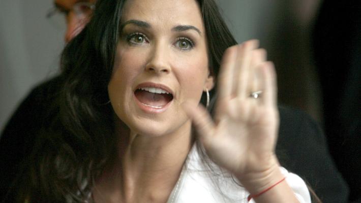 Demi Moore choc: 'A 15 anni fui venduta da mia madre per fare sesso'