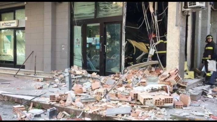 Fanno esplodere un bancomat nel Reggiano e fuggono con il bottino
