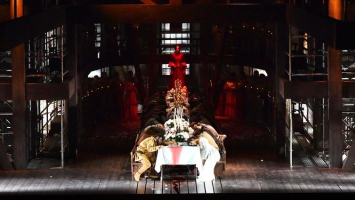 Ovazioni per il baritono Vassallo