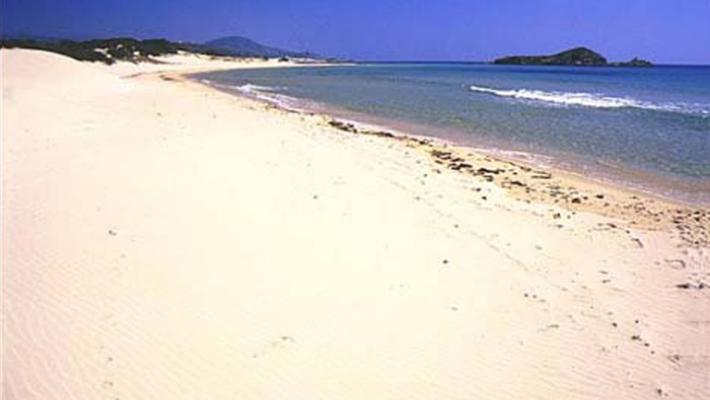 Dalla prossima estate numero chiuso per entrare nella spiaggia Tuerredda a Chia 