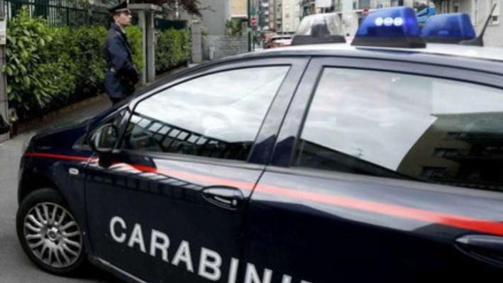 Furti in villa con bastoni e coltelli, sgominata banda a Torino