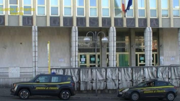 Maxifrode nel settore delle auto di lusso, 23 arresti in tutta italia