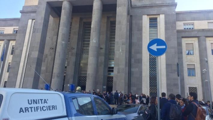 Allarme bomba al tribunale di Cagliari