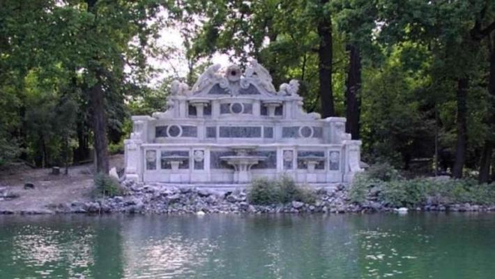 La fontana del Trianon (ai bei tempi)
