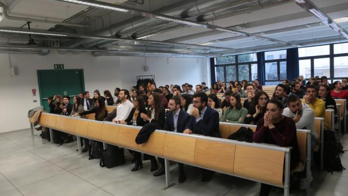 Gli ex studenti: 'Cos&igrave; abbiamo trovato lavoro dopo la laurea'