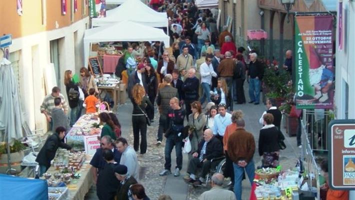 Il giorno di maxi-prete, tartufo e fiere di San Martino: l'agenda della domenica