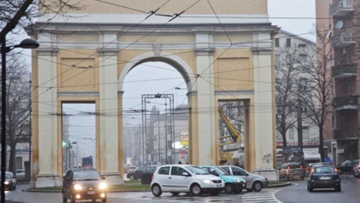 Incidente all'arco di San Lazzaro: un ferito