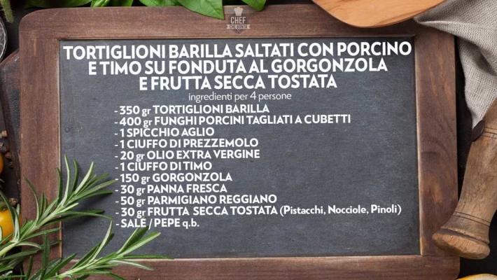 Tortiglioni Barilla saltati con porcino e timo, su fonduta al gorgonzola e frutta secca tostata