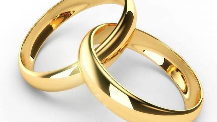 Istat, ci si sposa di piu' (+2,3%) ma sempre più tardi 