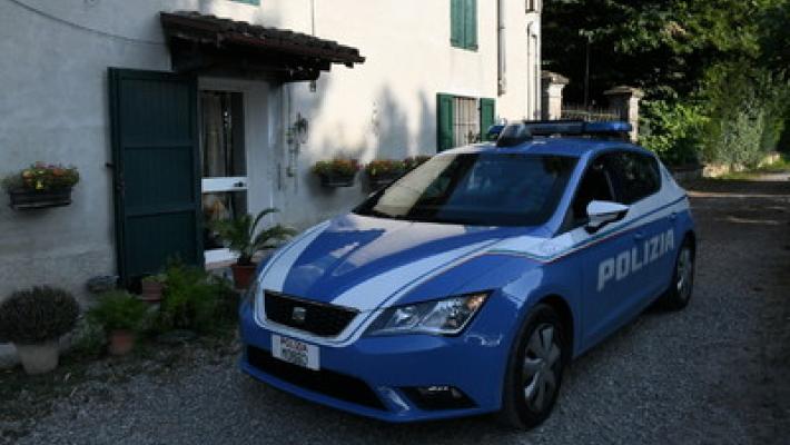 Dopo il colpo di pistola, l'aggressione con un forcone