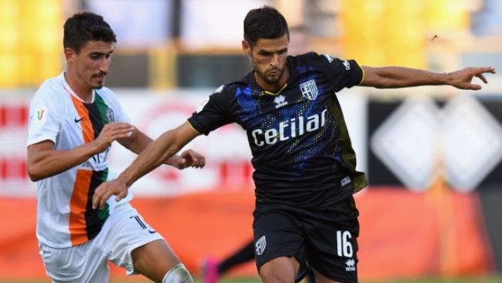 Il Lecce guarda a Parma (Laurini) per la fascia