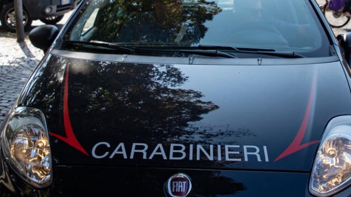 Pugni alla compagna e ai figli, 41enne denunciato nel Reggiano