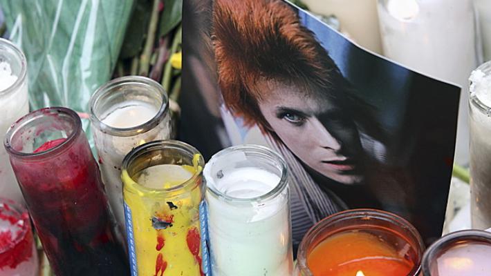 Dieci anni fa moriva David Bowie, da Ziggy Stardust a icona immortale