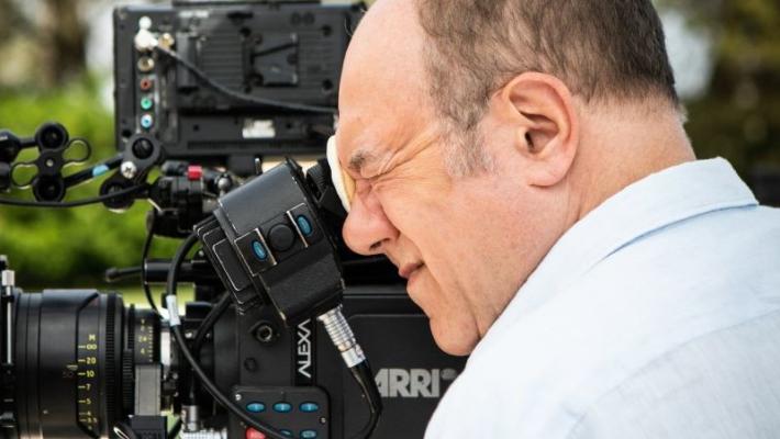 Torna Carlo Verdone, dal 27 febbraio "si vive una volta sola"